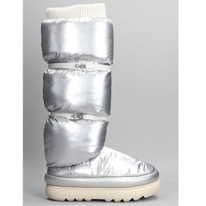 {UGG} Classic Maxi Classic Tall Boots Size 7
